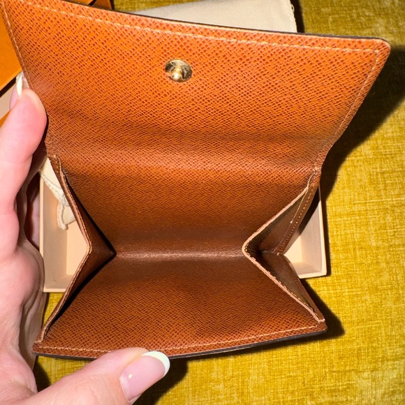 Louis Vuitton Wallet - Picture 3 of 5